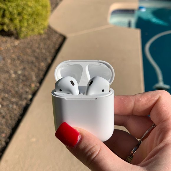 Used Series 1 AirPods (with case)